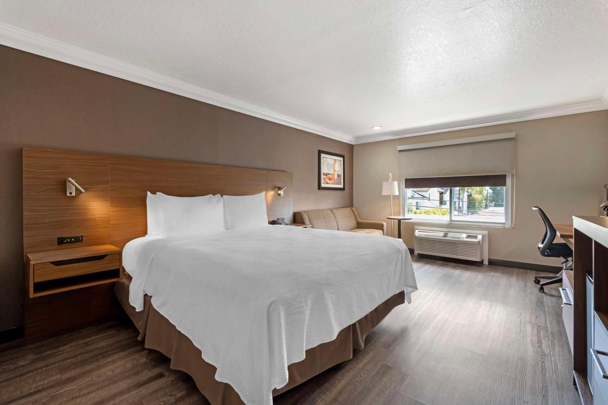 Best Western Plus Newport Mesa Inn Costa Mesa Buitenkant foto