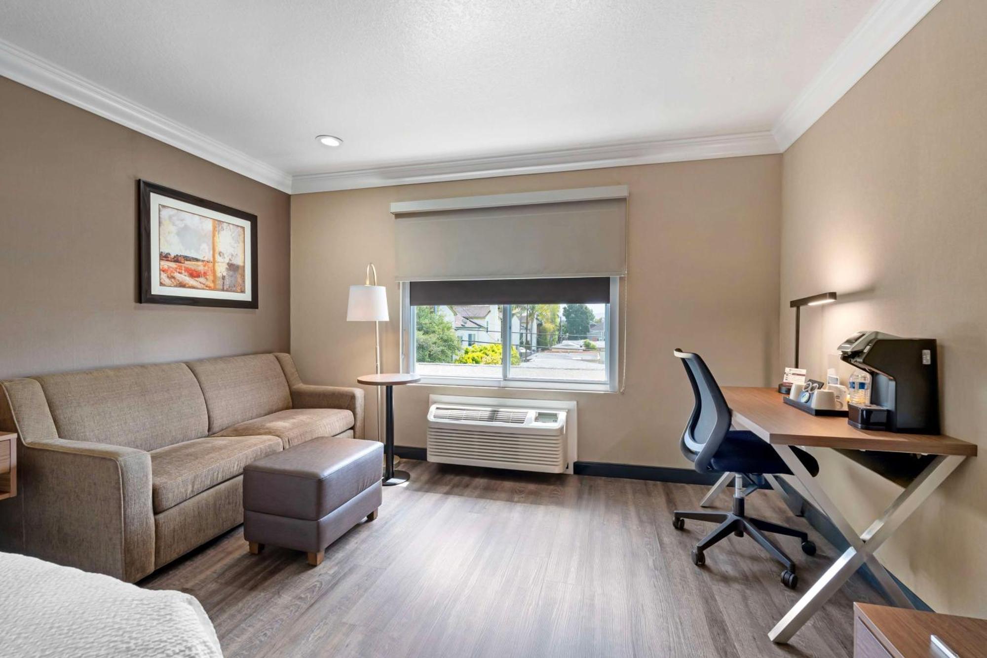 Best Western Plus Newport Mesa Inn Costa Mesa Buitenkant foto