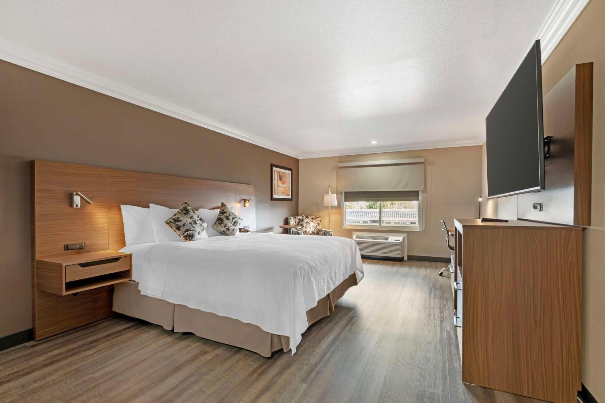 Best Western Plus Newport Mesa Inn Costa Mesa Buitenkant foto