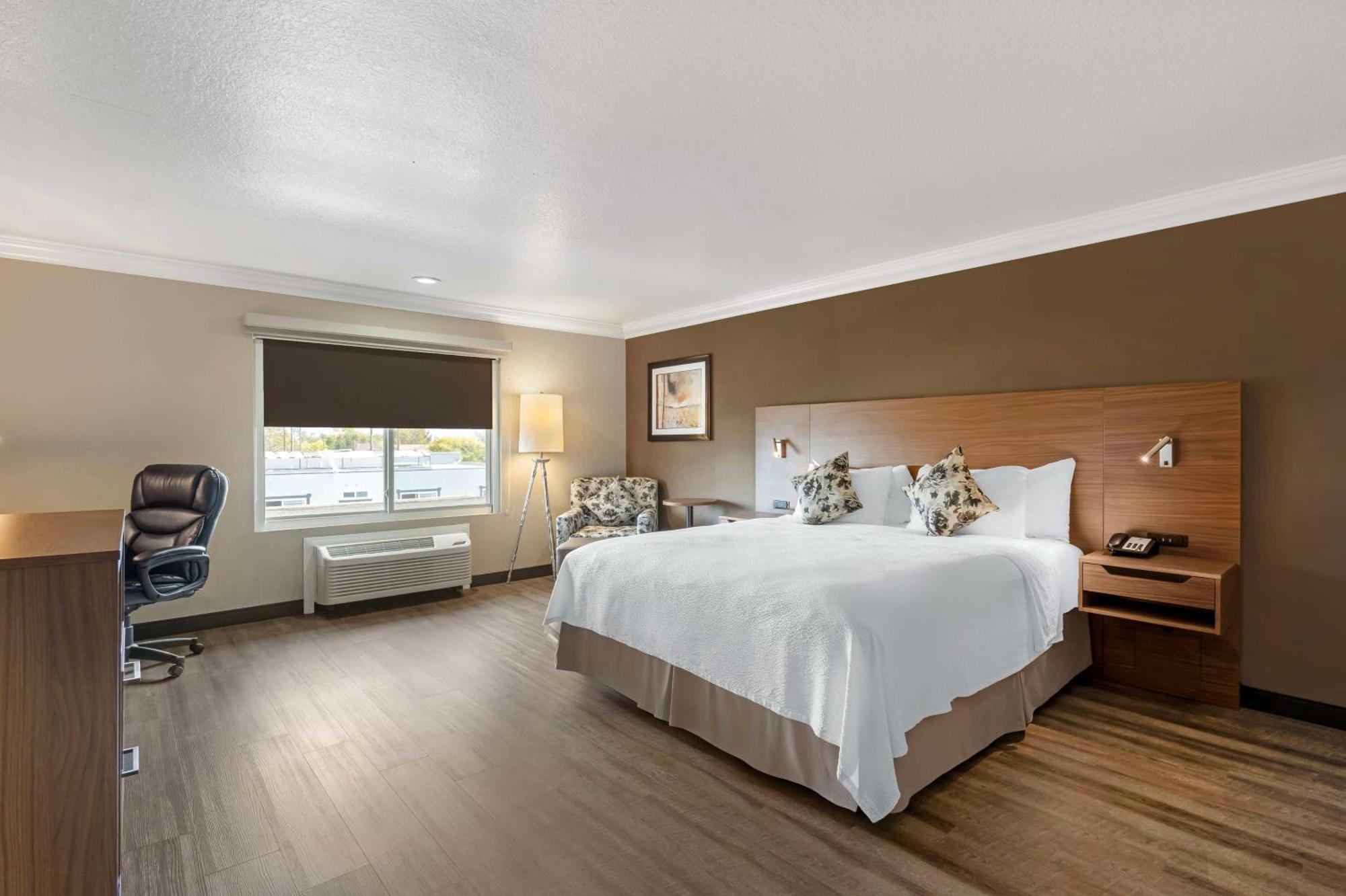 Best Western Plus Newport Mesa Inn Costa Mesa Buitenkant foto